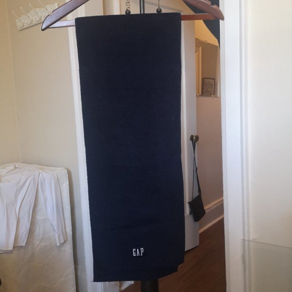 3/$20 Gap dark blue scarf - Picture 2 of 3